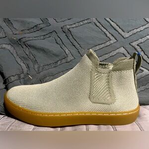 Stylish Gray Rothy’s ankle boots